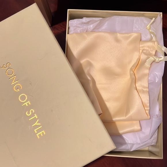 Song of Style Flatform Sandal - Picture 6 of 7